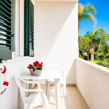 Coral Bay House *